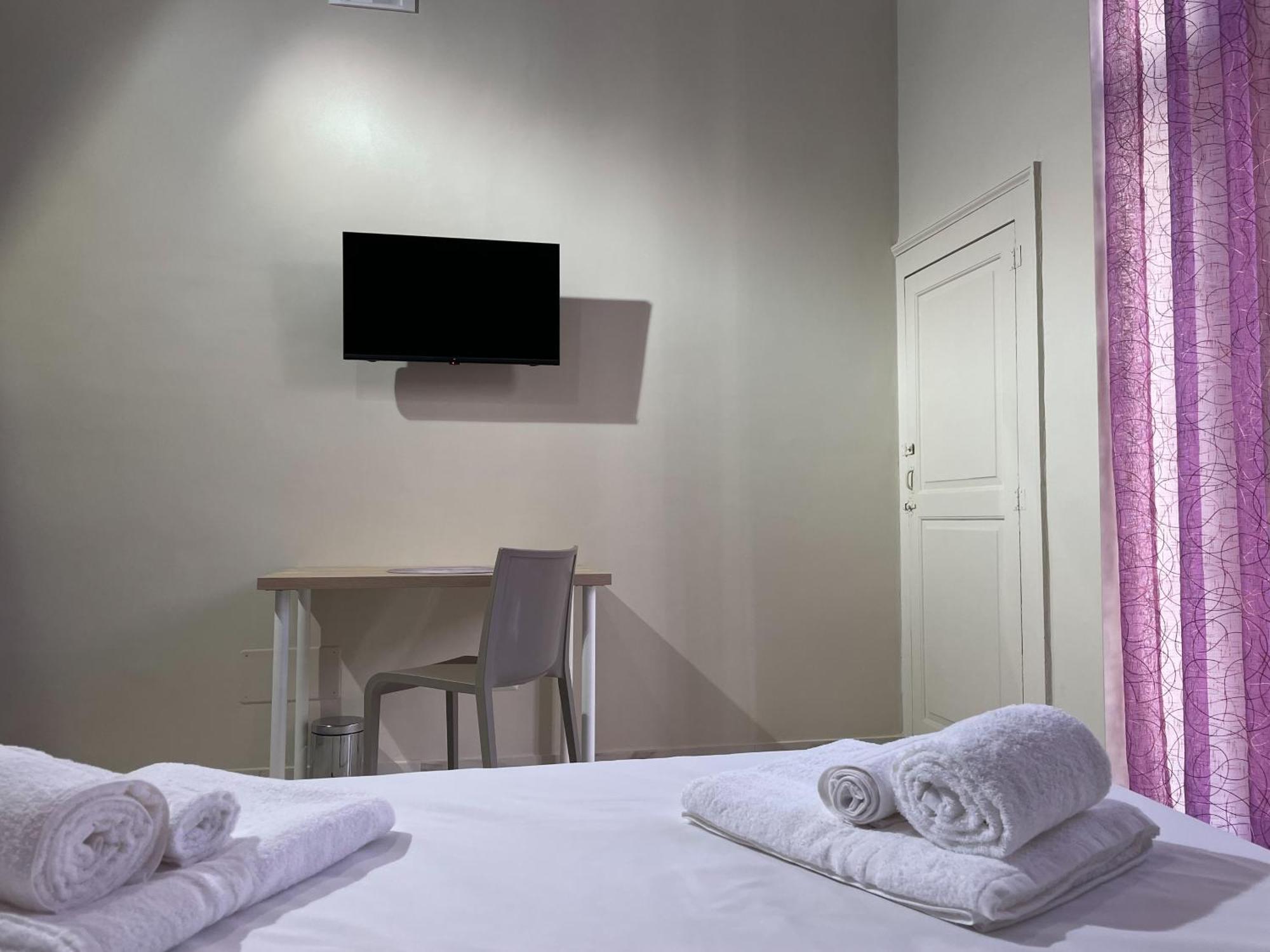 Louma Rooms Bari Exteriör bild